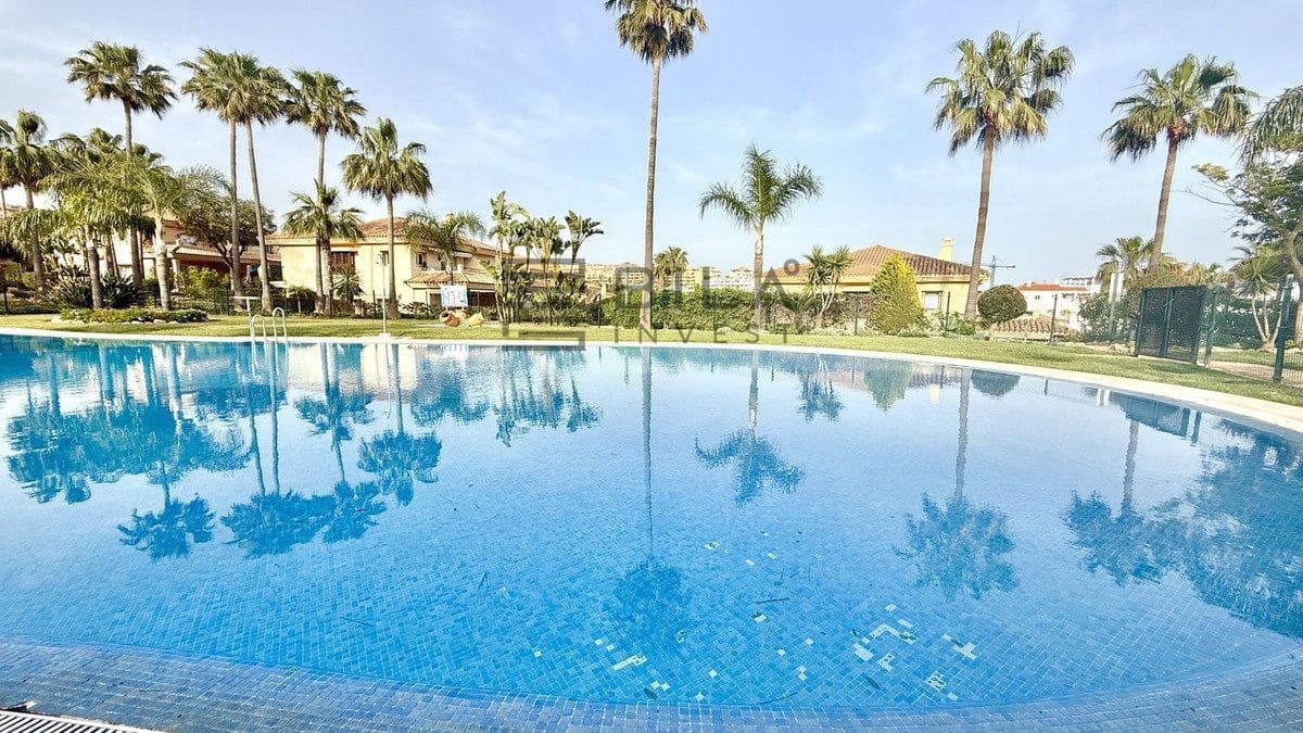 4 soverom Hus til salgs i Riviera del Sol med svømmebasseng - € 660 000 (Ref: 9780185)