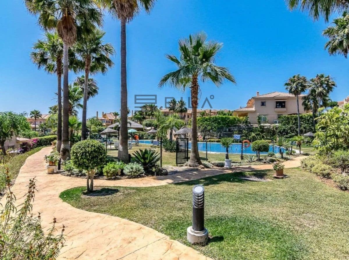 4 soverom Hus til salgs i Riviera del Sol med svømmebasseng - € 660 000 (Ref: 9780185)