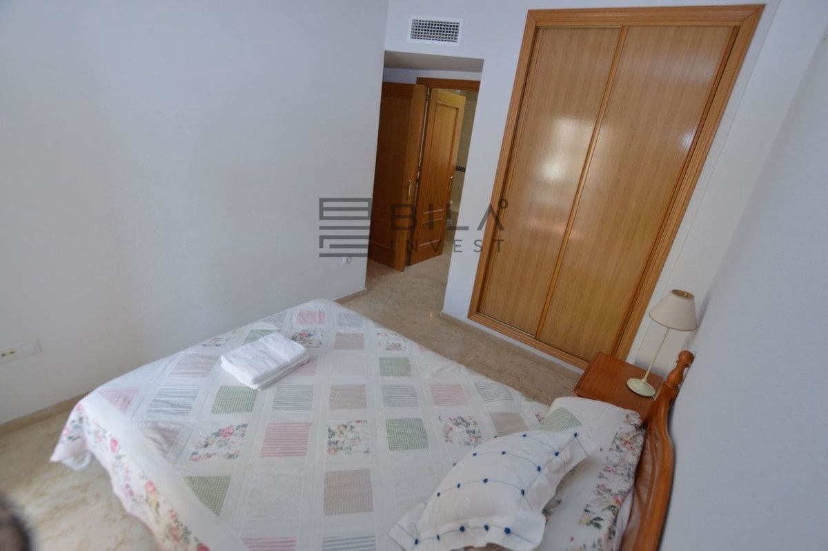 2 slaapkamer Flat te koop in Torrequebrada met zwembad garage - € 295.000 (Ref: 9780189)
