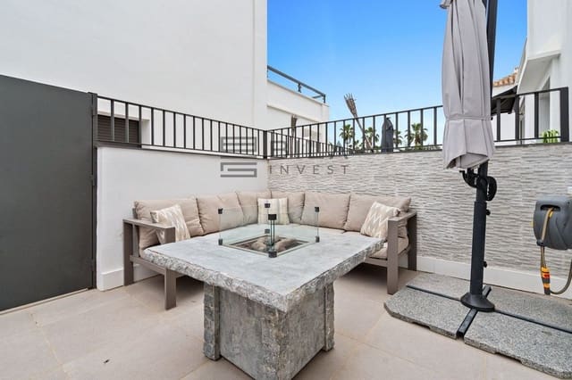 Chalet de 4 habitaciones en La Cala de Mijas, Mijas en venta con piscina - 995.000 € (Ref: 9786728)