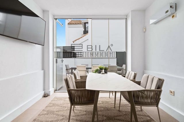 Chalet de 4 habitaciones en La Cala de Mijas, Mijas en venta con piscina - 995.000 € (Ref: 9786728)