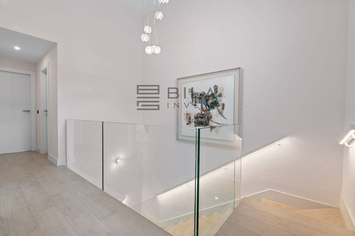 4 sovrum Villa till salu i La Cala de Mijas med pool - 995 000 € (Ref: 9786728)