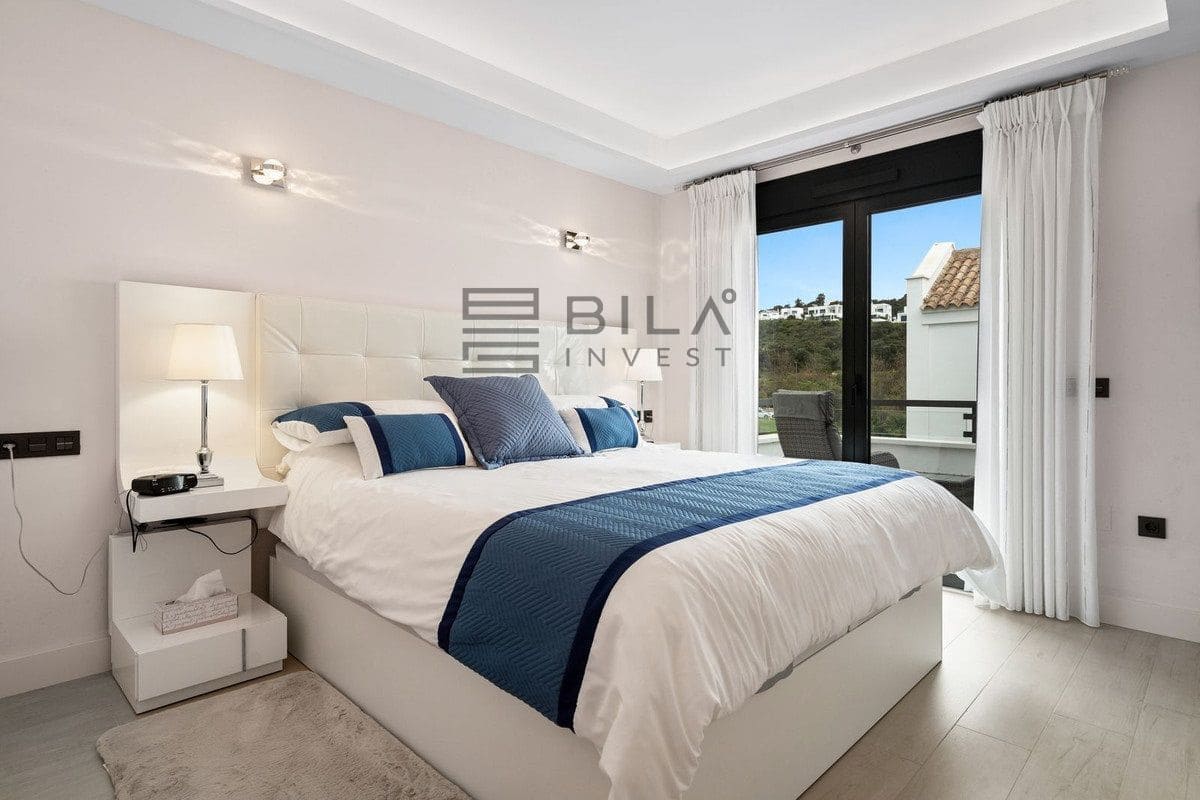 4 sovrum Villa till salu i La Cala de Mijas med pool - 995 000 € (Ref: 9786728)