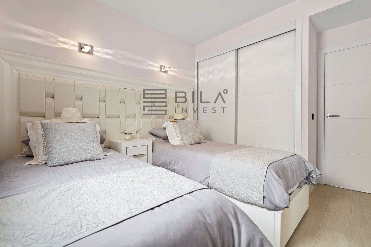 4 sovrum Villa till salu i La Cala de Mijas med pool - 995 000 € (Ref: 9786728)