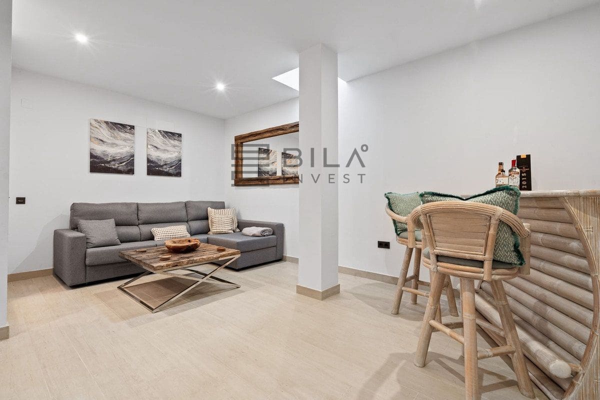 4 sovrum Villa till salu i La Cala de Mijas med pool - 995 000 € (Ref: 9786728)