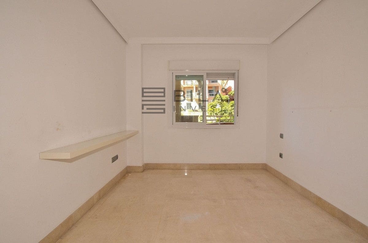 Piso de 3 habitaciones en Torrequebrada en venta con piscina garaje - 465.000 € (Ref: 9789897)