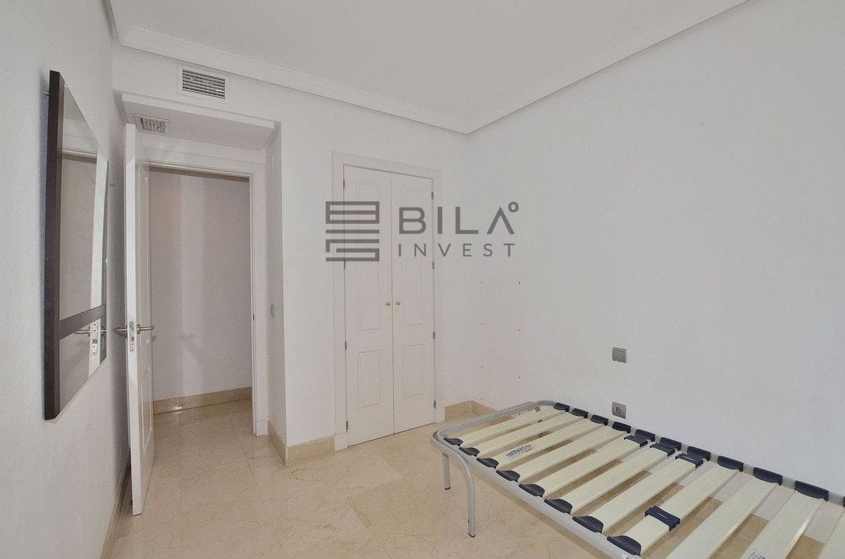 Piso de 3 habitaciones en Torrequebrada en venta con piscina garaje - 465.000 € (Ref: 9789897)