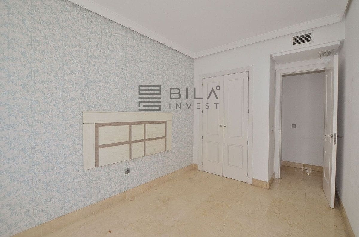 Piso de 3 habitaciones en Torrequebrada en venta con piscina garaje - 465.000 € (Ref: 9789897)