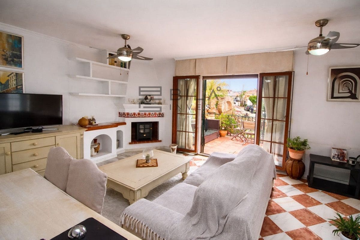 Casa de 2 habitaciones en Mijas Golf en venta con piscina - 325.000 € (Ref: 9789898)