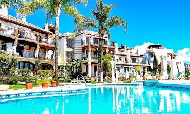 Casa de 2 habitaciones en Mijas Golf, Mijas en venta con piscina - 325.000 € (Ref: 9789898)