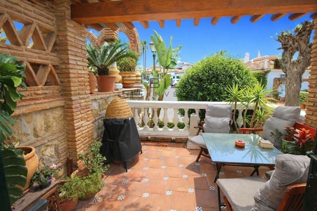Casa de 2 habitaciones en Mijas Golf, Mijas en venta con piscina - 325.000 € (Ref: 9789898)