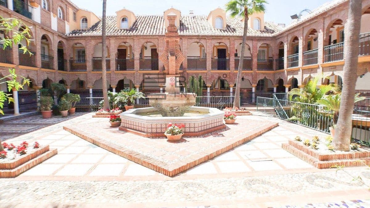 Casa de 2 habitaciones en Mijas Golf en venta con piscina - 325.000 € (Ref: 9789898)