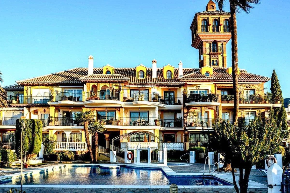 Casa de 2 habitaciones en Mijas Golf en venta con piscina - 325.000 € (Ref: 9789898)