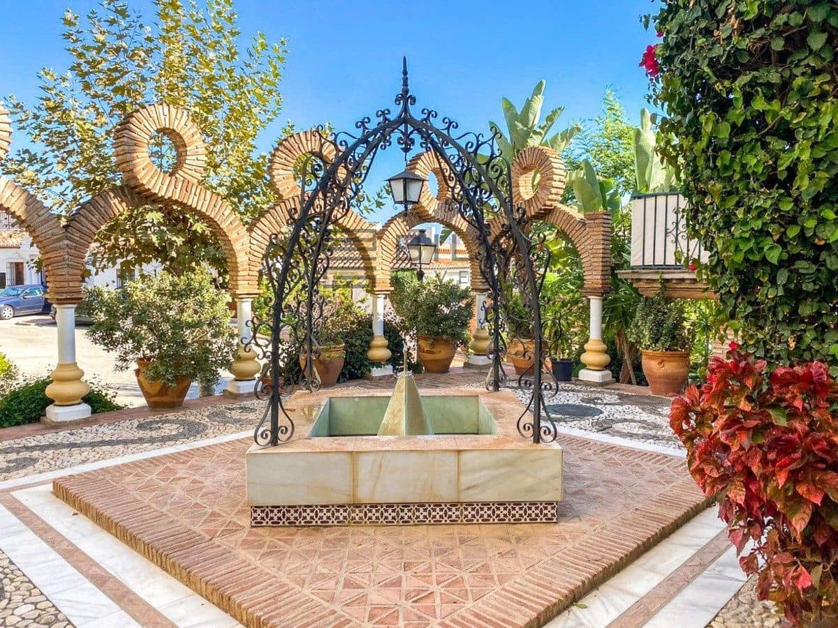 Casa de 2 habitaciones en Mijas Golf en venta con piscina - 325.000 € (Ref: 9789898)