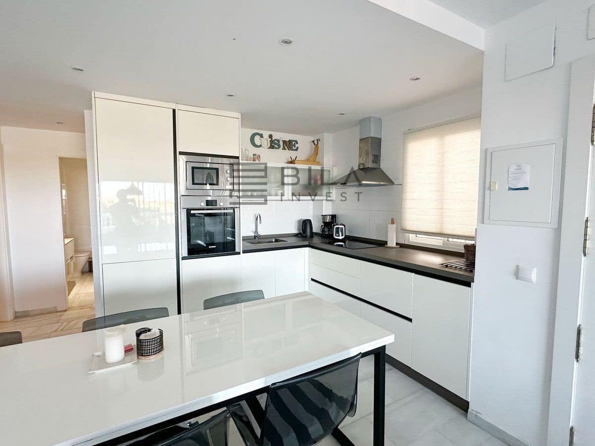 4 slaapkamer Flat te koop in Fuengirola met zwembad - € 395.000 (Ref: 9789900)