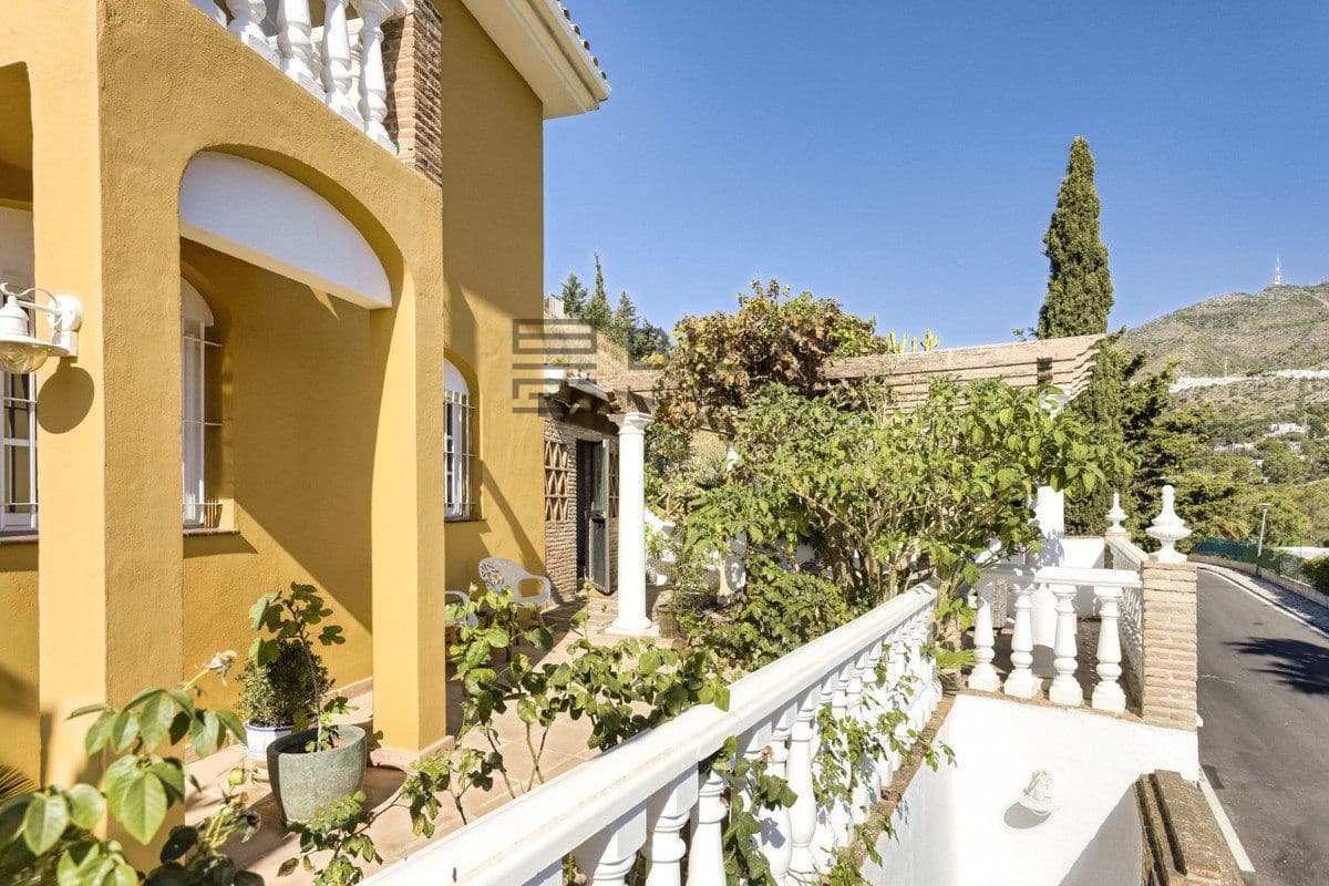 5 soverom Villa til salgs i Torremuelle med svømmebasseng garasje - € 1 095 000 (Ref: 9789905)