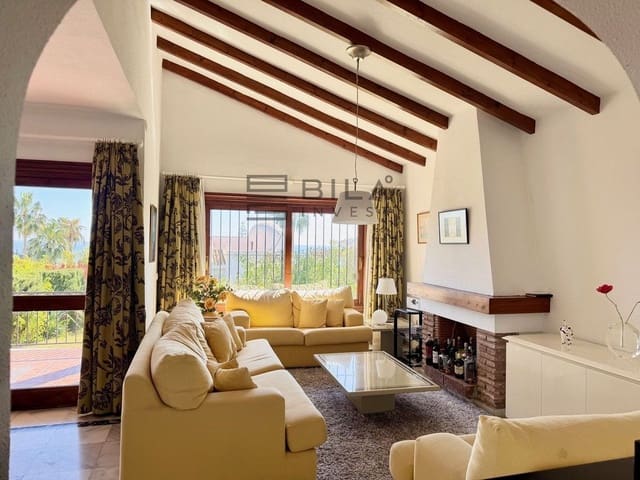 3 soverom Villa til salgs i Calahonda, Mijas med svømmebasseng garasje - € 650 000 (Ref: 9789906)