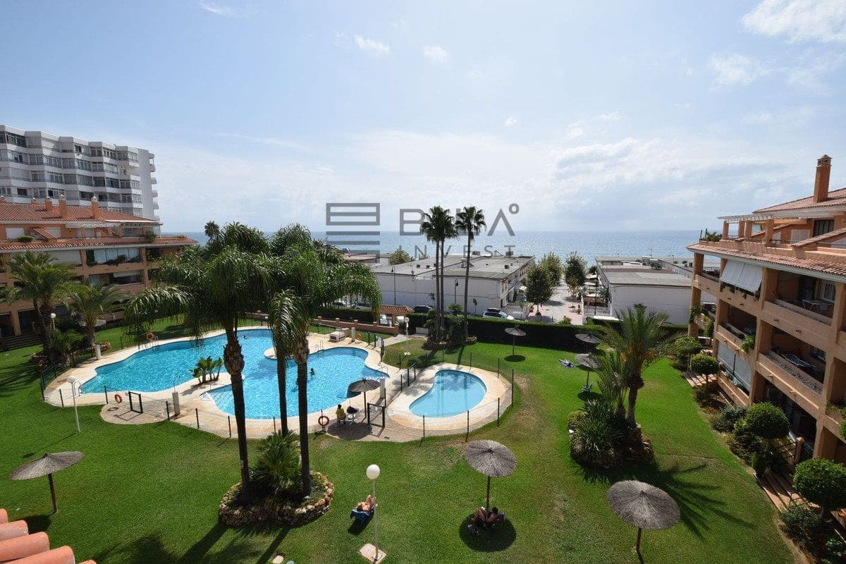 2 soveværelse Penthouse til salg i La Cala de Mijas med swimmingpool - € 499.950 (Ref: 9789907)