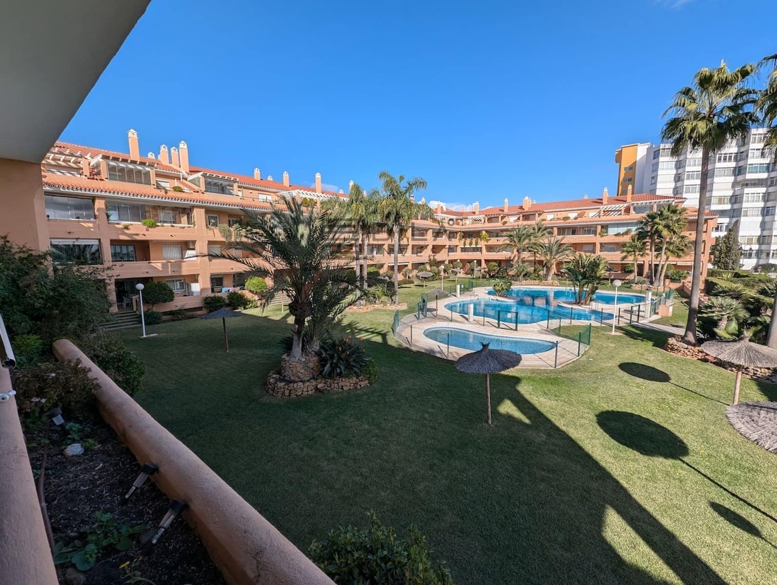 2 soveværelse Penthouse til salg i La Cala de Mijas med swimmingpool - € 499.950 (Ref: 9789907)
