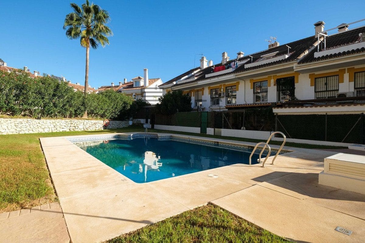 4 Zimmer Haus zu verkaufen in La Sierrezuela mit Pool Garage - 529.000 € (Ref: 9789908)