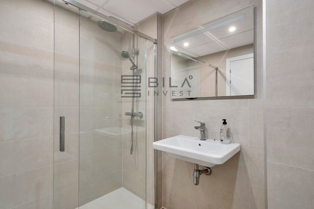 2 soverom Leilighet til salgs i Benalmadena med svømmebasseng garasje - € 449 000 (Ref: 9793717)