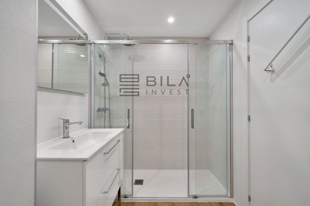 2 soverom Leilighet til salgs i Benalmadena med svømmebasseng garasje - € 449 000 (Ref: 9793717)