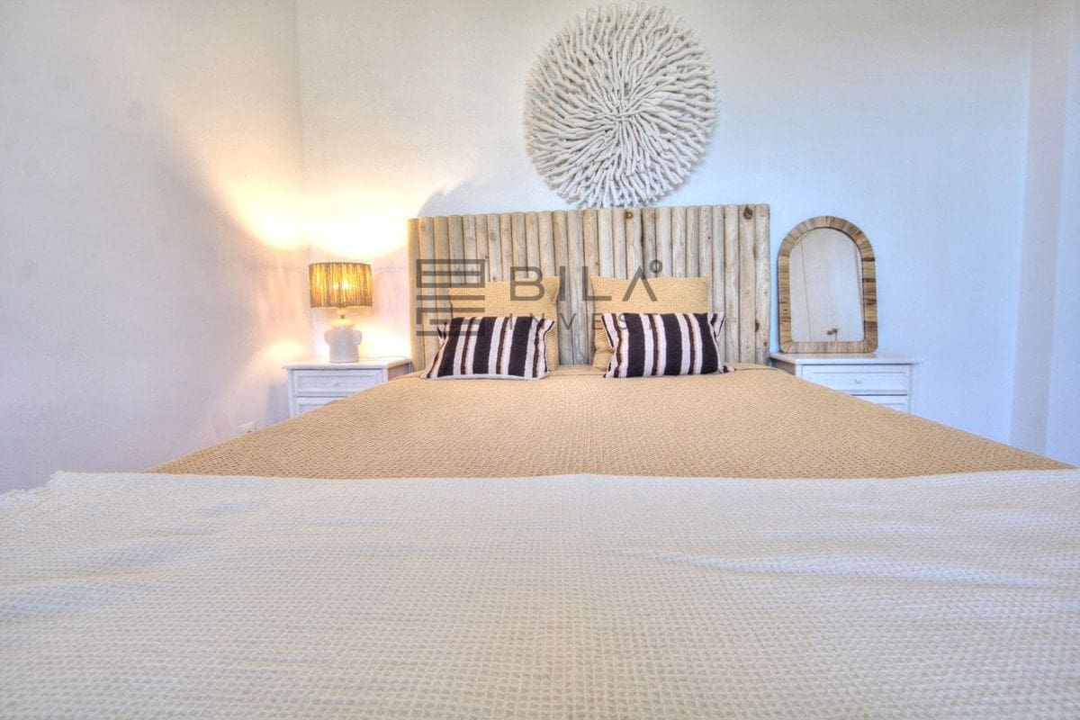 2 sypialnia Willa na sprzedaż w El Chaparral z basenem - 695 000 € (Ref: 9793719)