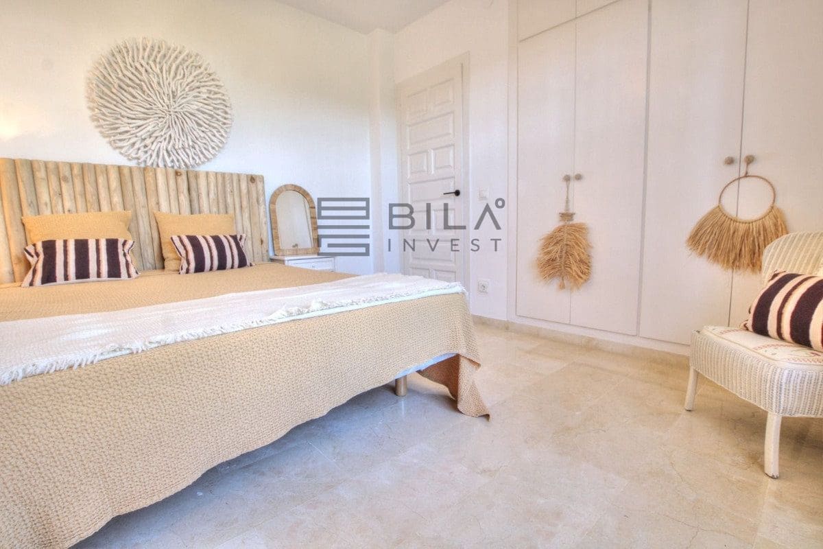 2 sypialnia Willa na sprzedaż w El Chaparral z basenem - 695 000 € (Ref: 9793719)