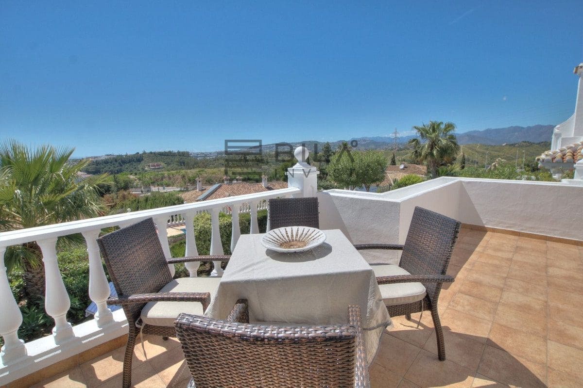 2 sypialnia Willa na sprzedaż w El Chaparral z basenem - 695 000 € (Ref: 9793719)