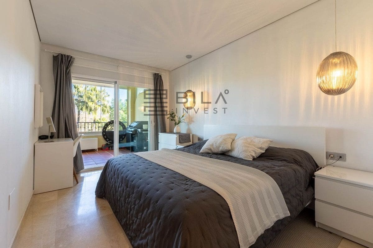 2 makuuhuone Asunto myytävänä paikassa La Cala Hills mukana uima-altaan 
autotalli - 330 000 € (Ref: 9795562)