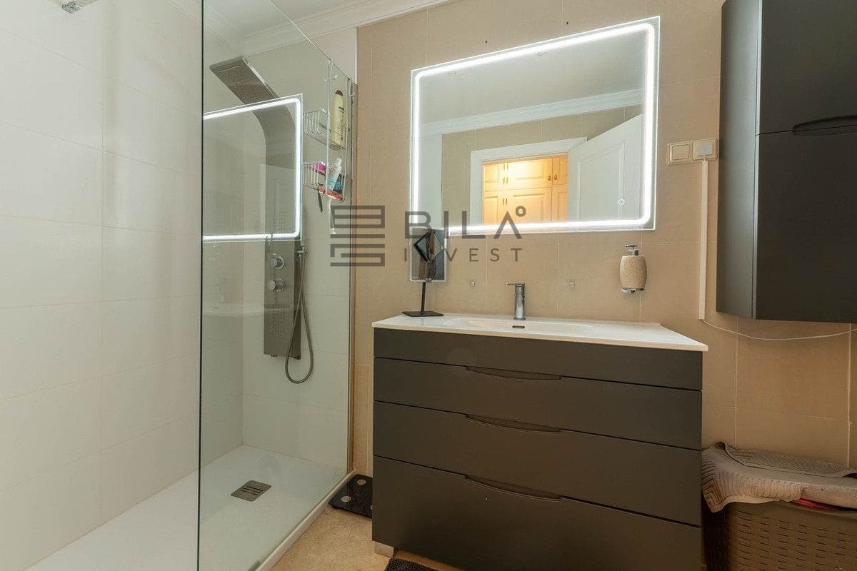 2 makuuhuone Asunto myytävänä paikassa La Cala Hills mukana uima-altaan 
autotalli - 330 000 € (Ref: 9795562)