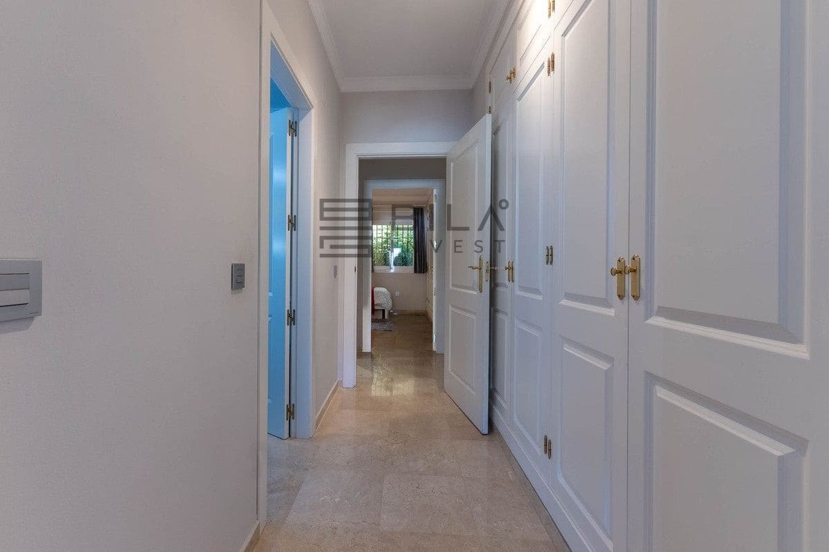 2 makuuhuone Asunto myytävänä paikassa La Cala Hills mukana uima-altaan 
autotalli - 330 000 € (Ref: 9795562)