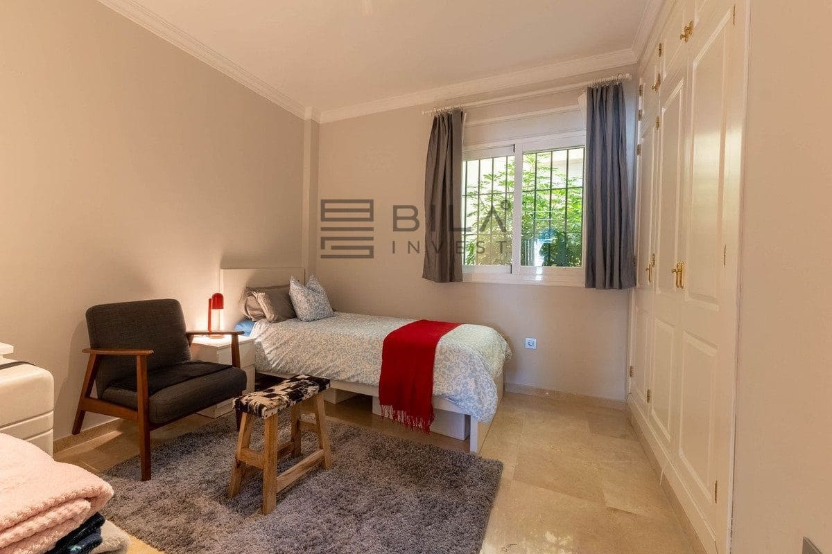 2 makuuhuone Asunto myytävänä paikassa La Cala Hills mukana uima-altaan 
autotalli - 330 000 € (Ref: 9795562)