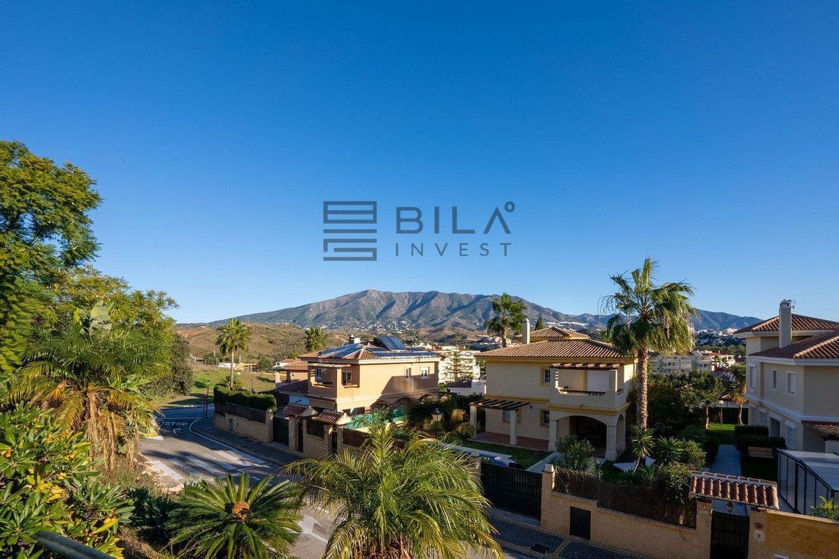 2 makuuhuone Asunto myytävänä paikassa La Cala Hills mukana uima-altaan 
autotalli - 330 000 € (Ref: 9795562)