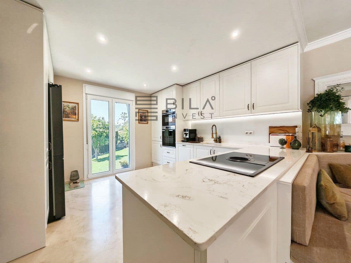 4 sovrum Villa till salu i Calahonda med pool - 1 150 000 € (Ref: 9795563)