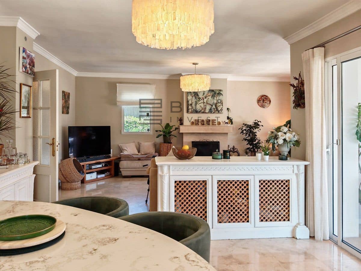 4 sovrum Villa till salu i Calahonda med pool - 1 150 000 € (Ref: 9795563)