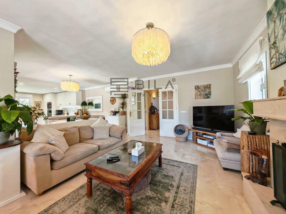 4 sovrum Villa till salu i Calahonda med pool - 1 150 000 € (Ref: 9795563)