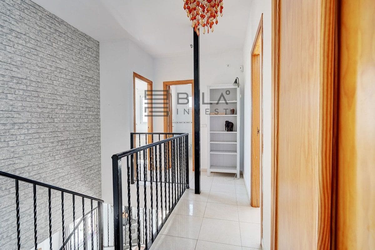 4 soverom Villa til salgs i Fuengirola med svømmebasseng garasje - € 850 000 (Ref: 9795566)