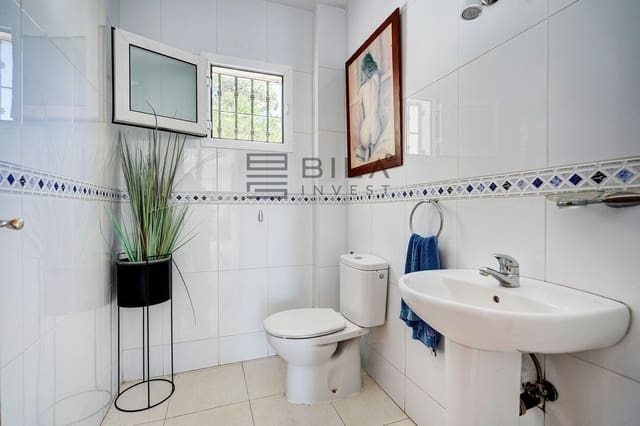 4 soverom Villa til salgs i Torreblanca, Fuengirola med svømmebasseng garasje - € 850 000 (Ref: 9795566)