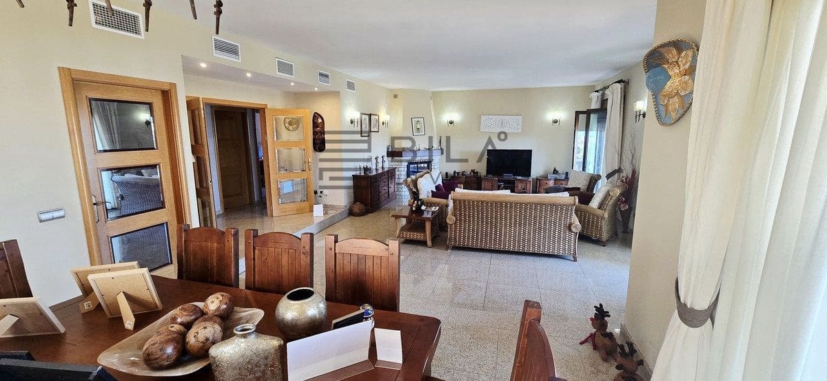 4 quarto Moradia para venda em La Sierrezuela com piscina garagem - 995 000 € (Ref: 9795567)