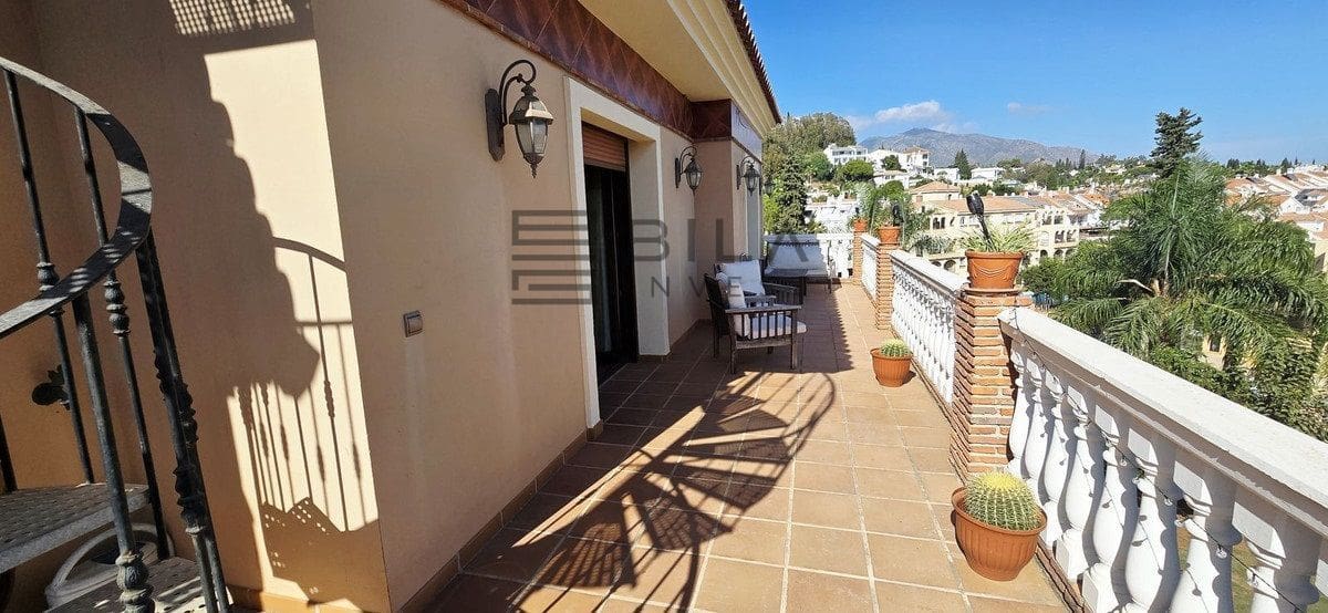 4 quarto Moradia para venda em La Sierrezuela com piscina garagem - 995 000 € (Ref: 9795567)