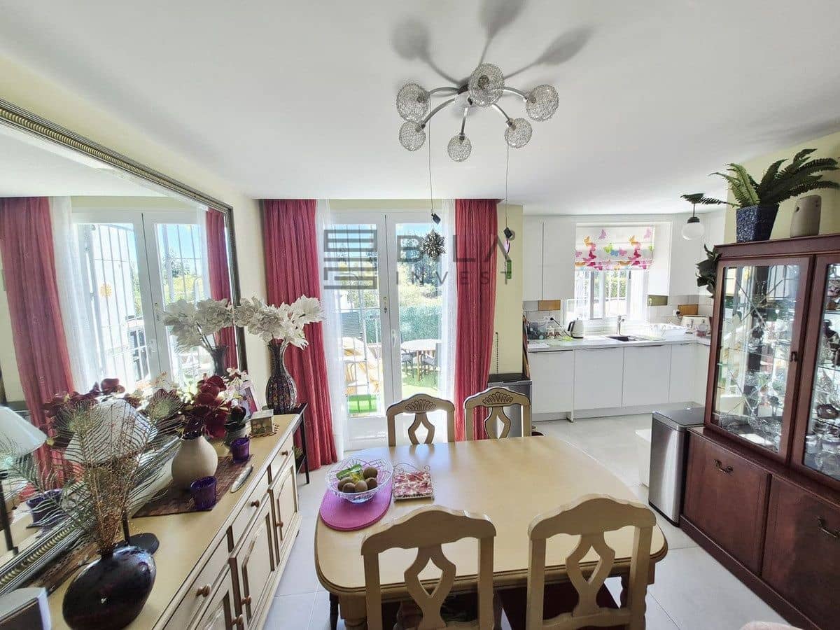 2 makuuhuone Omakotitalo myytävänä paikassa Mijas mukana uima-altaan 
autotalli - 375 000 € (Ref: 9795751)