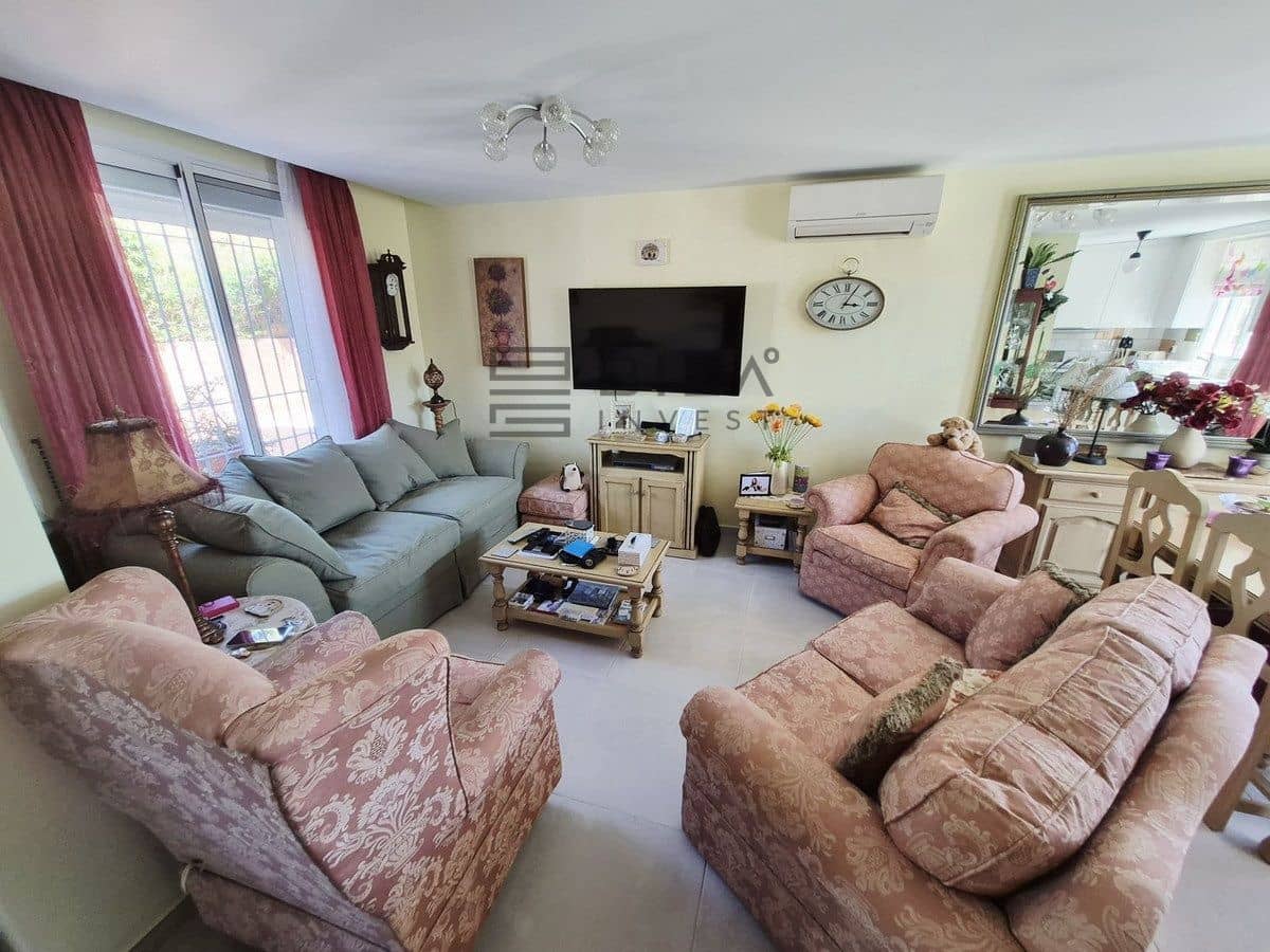 2 makuuhuone Omakotitalo myytävänä paikassa Mijas mukana uima-altaan 
autotalli - 375 000 € (Ref: 9795751)