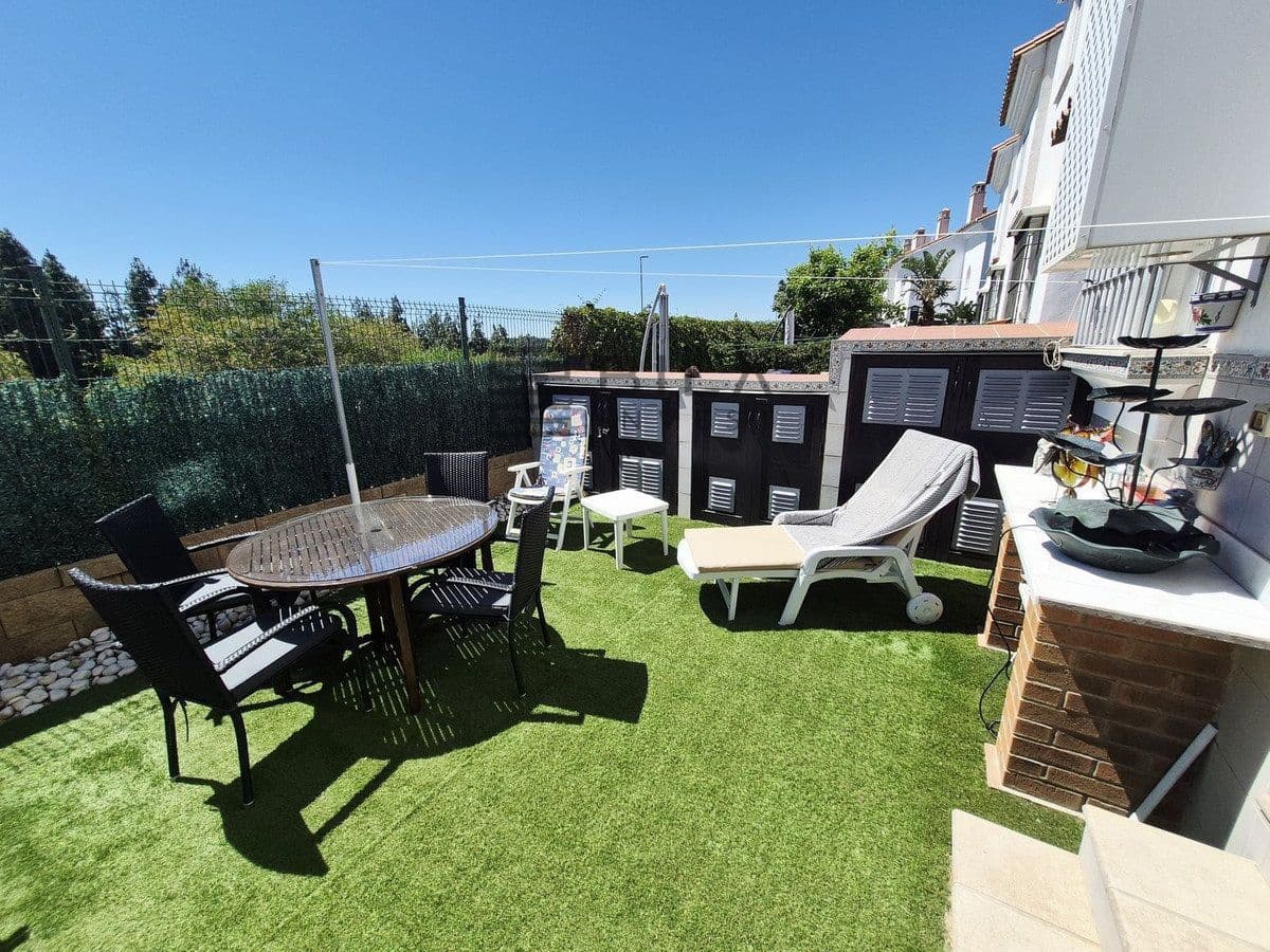 2 makuuhuone Omakotitalo myytävänä paikassa Mijas mukana uima-altaan 
autotalli - 375 000 € (Ref: 9795751)