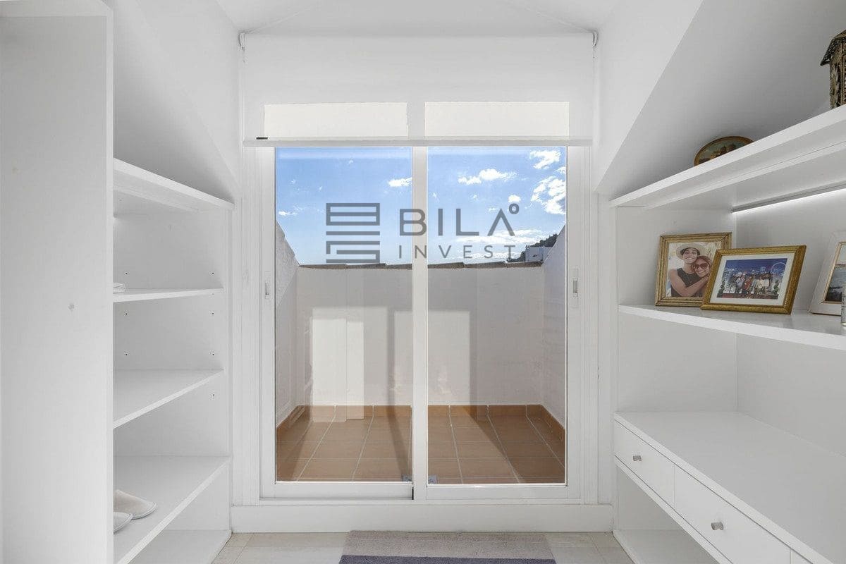 3 bedroom Villa for sale in Torremuelle with pool garage - € 1,200,000 (Ref: 9798417)