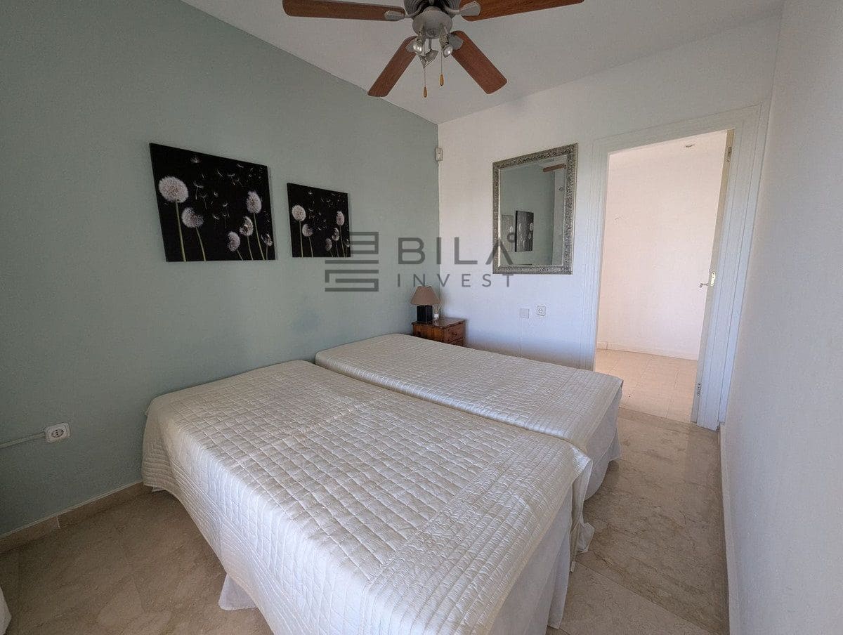 3 makuuhuone Omakotitalo myytävänä paikassa Calahonda mukana uima-altaan 
autotalli - 449 000 € (Ref: 9798420)