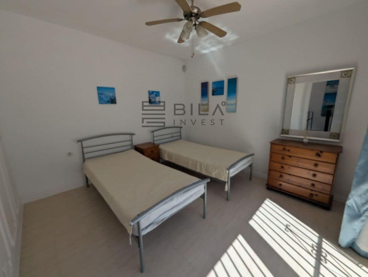 3 makuuhuone Omakotitalo myytävänä paikassa Calahonda mukana uima-altaan 
autotalli - 449 000 € (Ref: 9798420)