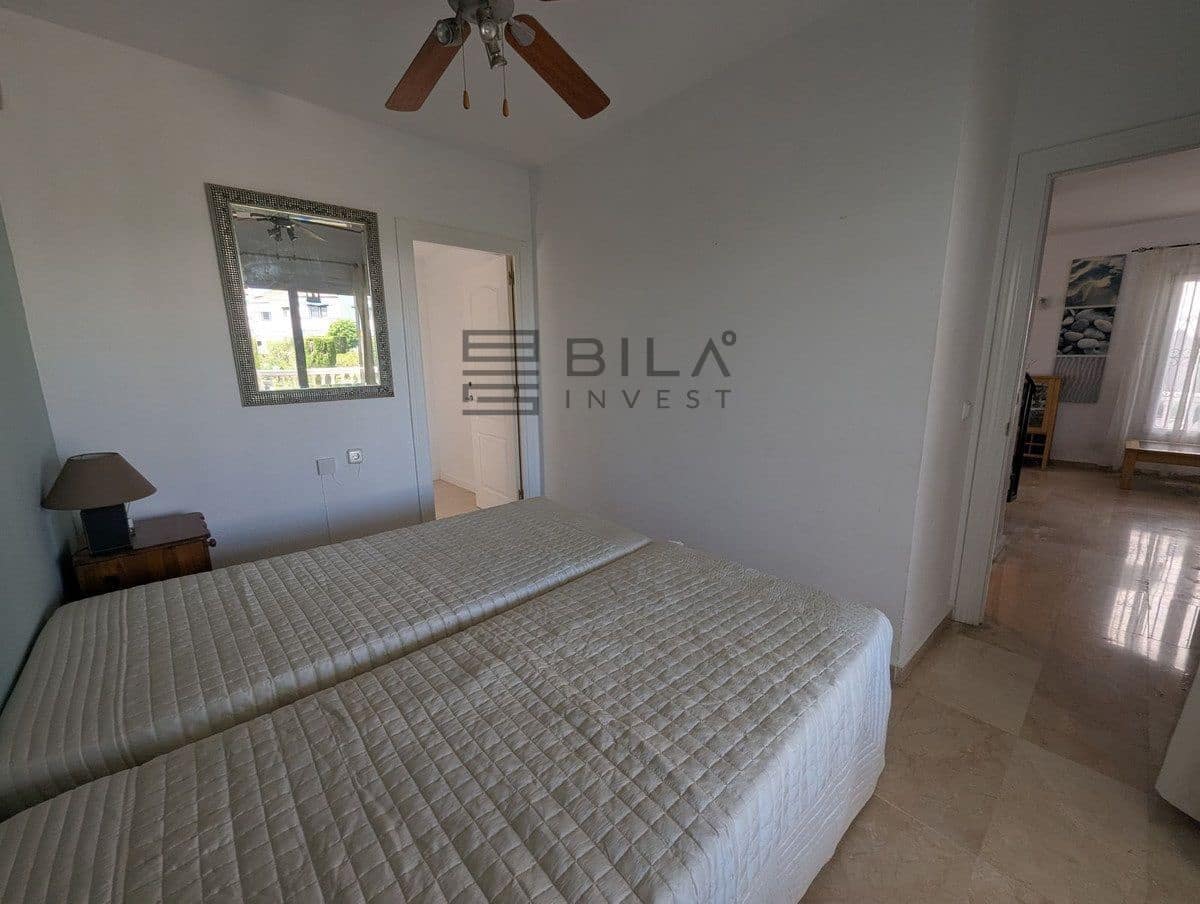 3 makuuhuone Omakotitalo myytävänä paikassa Calahonda mukana uima-altaan 
autotalli - 449 000 € (Ref: 9798420)