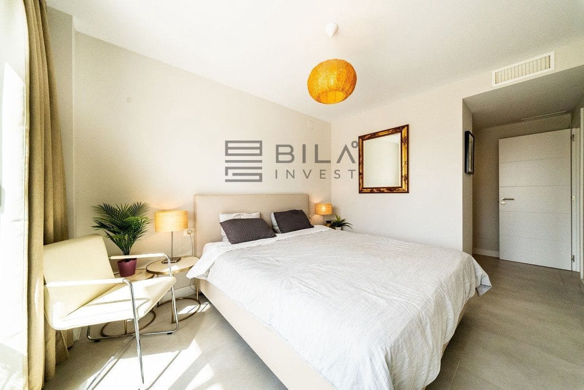 2 makuuhuone Asunto myytävänä paikassa El Chaparral mukana uima-altaan 
autotalli - 475 000 € (Ref: 9798422)