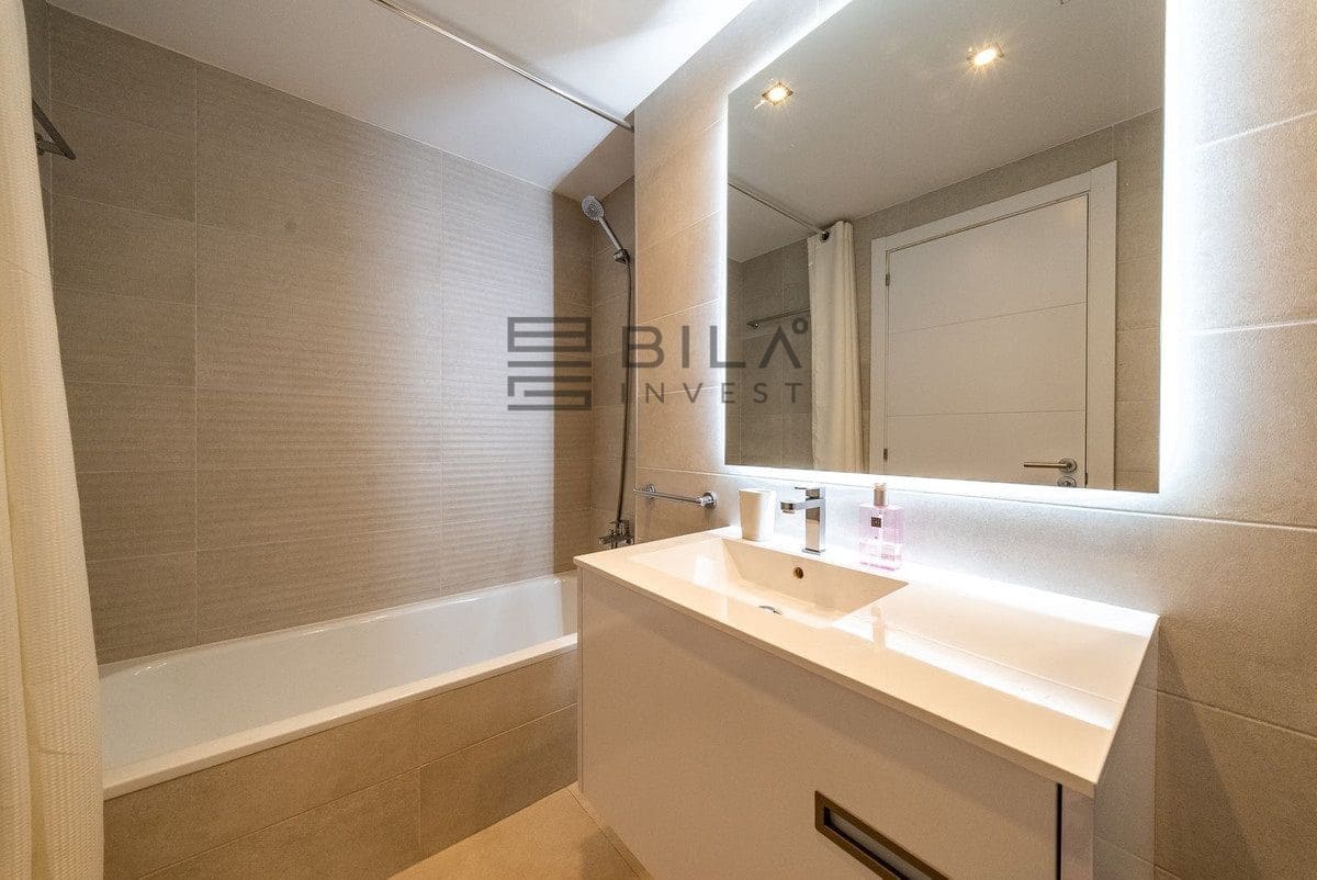 2 makuuhuone Asunto myytävänä paikassa El Chaparral mukana uima-altaan 
autotalli - 475 000 € (Ref: 9798422)